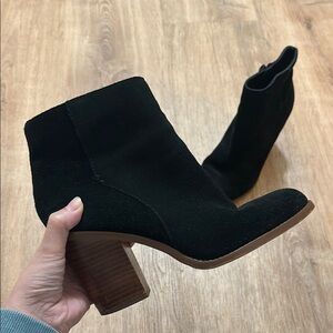 SOLE SOCIETY | Black Suede Leather Boots
